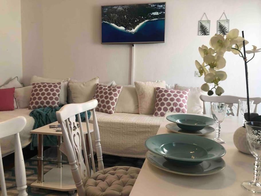 Spacious Matej Near The Sea Apartment *